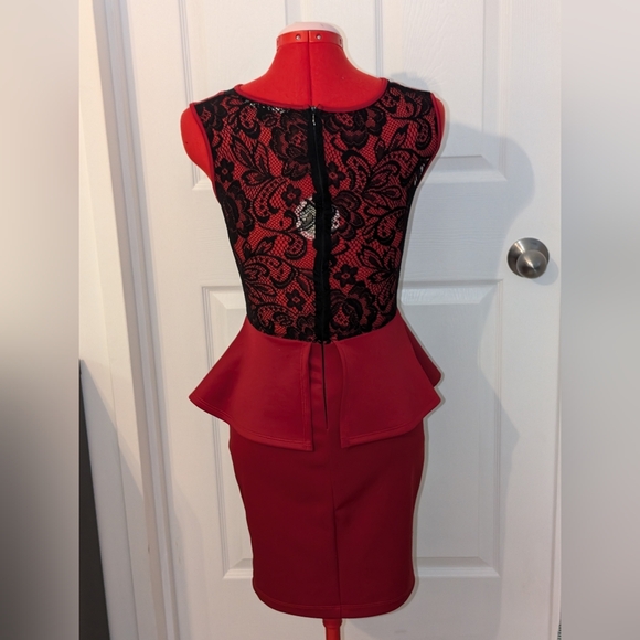 Dress - Picture 2 of 2